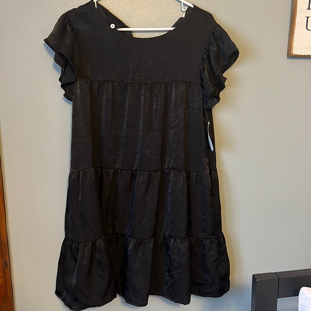 Tired mini black dress